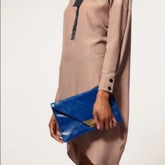 ASOS Portfolio Envelope Clutch - Cobalt Blue - Picture 3 of 3
